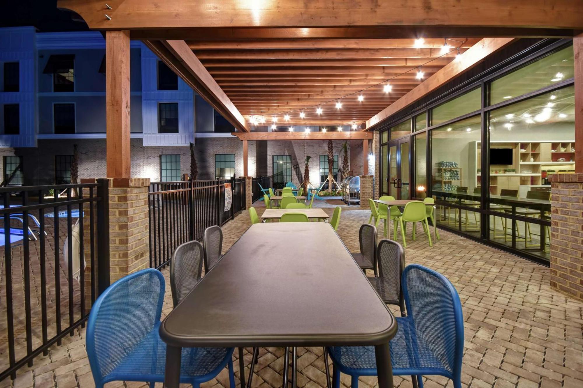 Home2 Suites By Hilton Jekyll Island Exterior photo