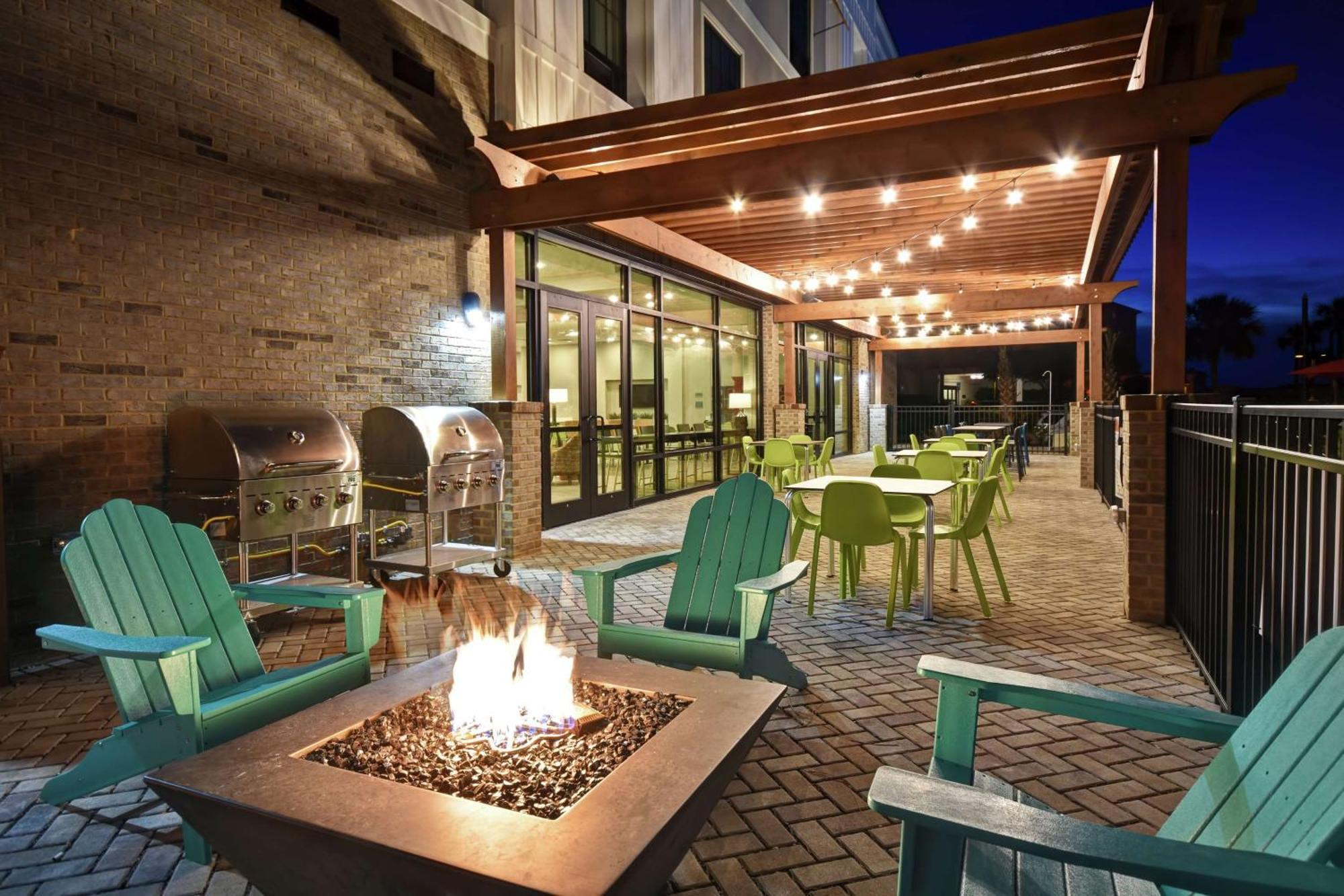 Home2 Suites By Hilton Jekyll Island Exterior photo